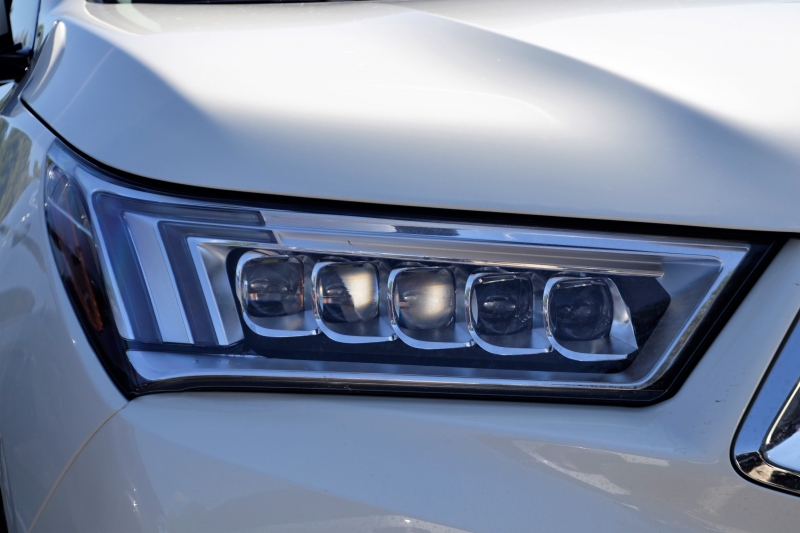 automobile-VILLEFRANCHE SUR MER-min_acura-headlamp-2834131